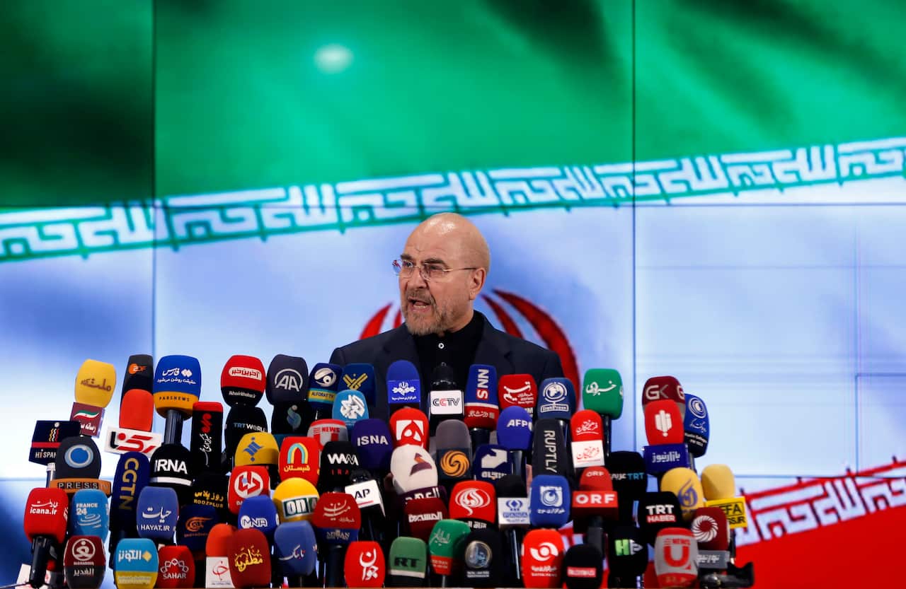 Last day of Iranian presidential candidates registration ahead of the elections