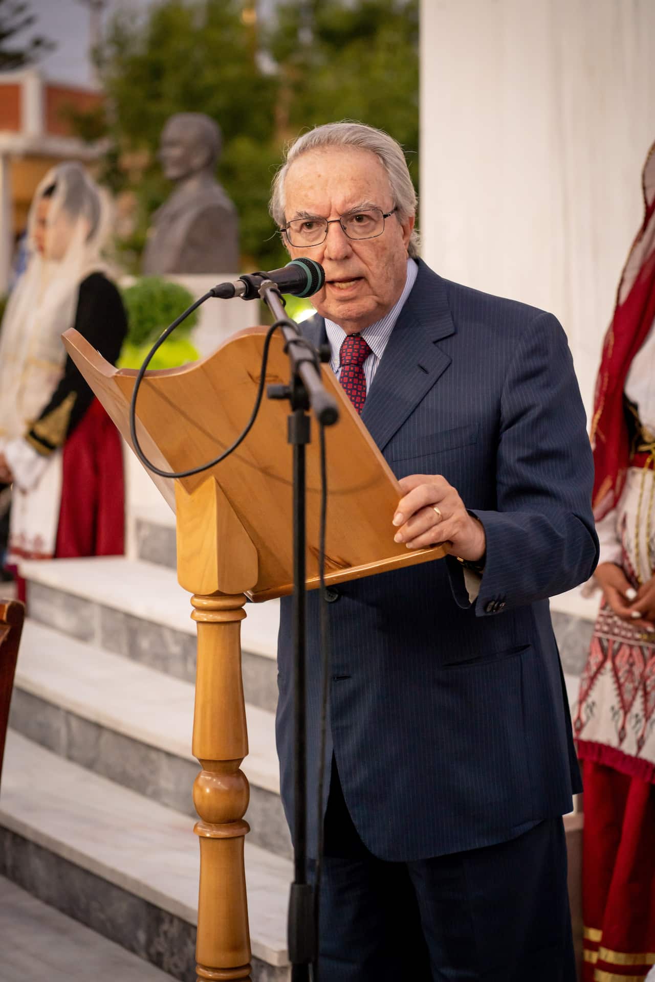 Γεώργιος Μπαμπινιώτης.jpg