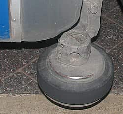 adelaide O-Bahn BuswayGuide wheel.jpg