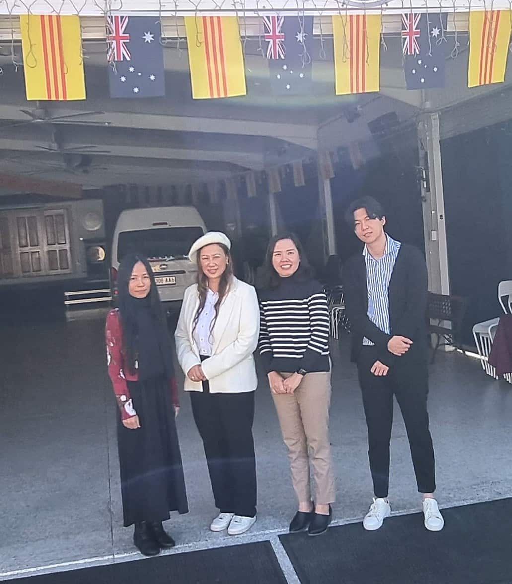 07 - (tứ trái) cô Chi Nguyễn, cô Carol Devine, cô Viên Trương, anh Vinh Đào.jpg