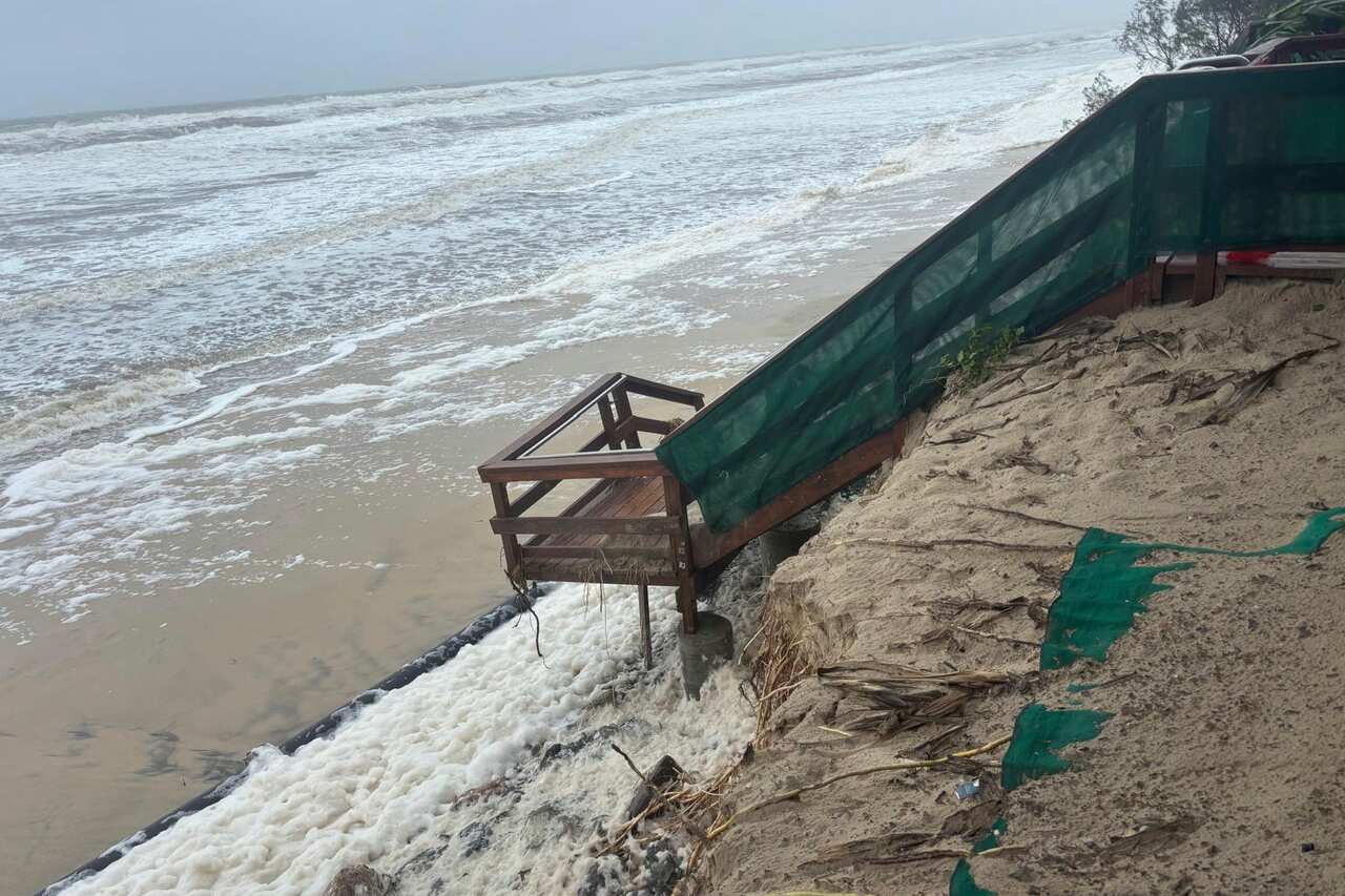 A beach where the sandbank has collapsed