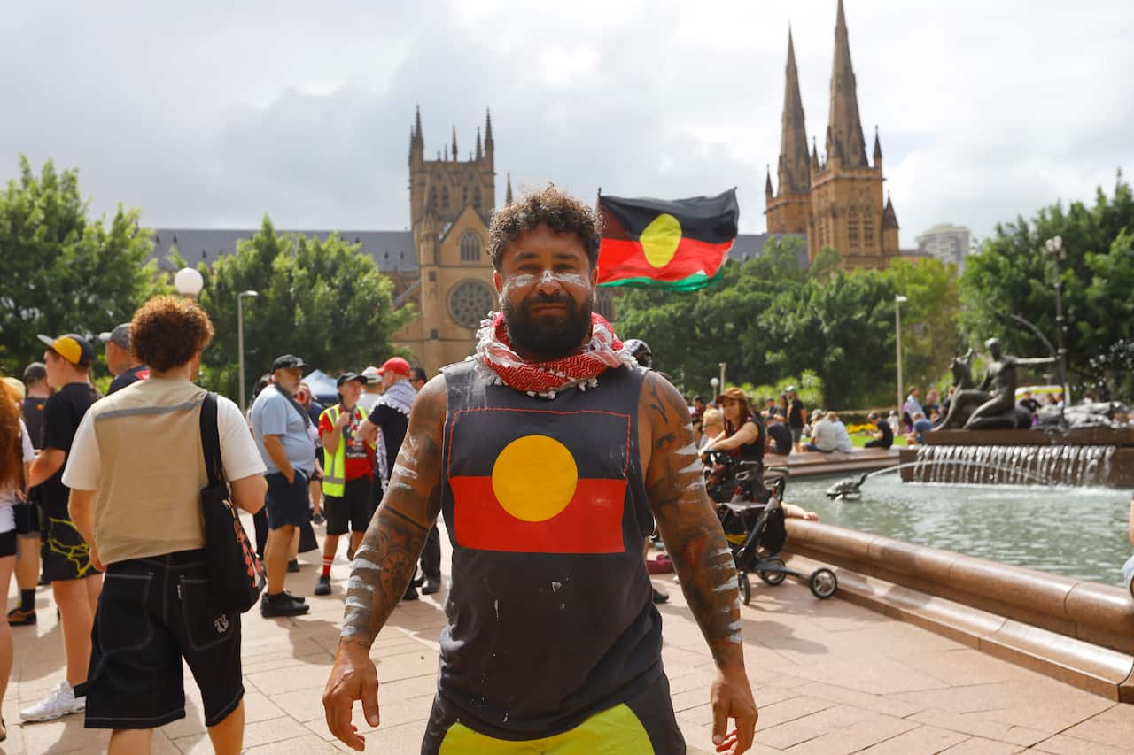 Australia Explained – Aboriginal Flag