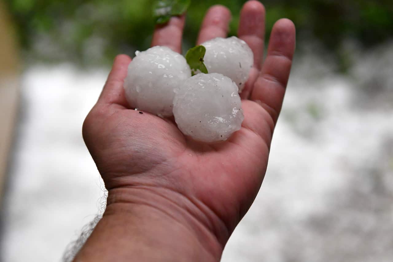 HAIL STORM PARLIAMENT HOUSE CANBERRA