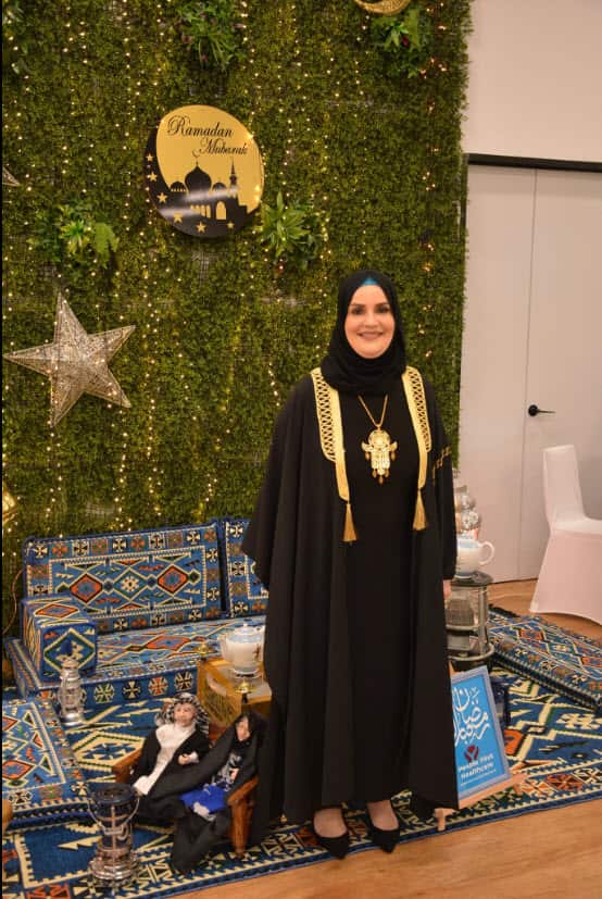 كريمة الإبراهمي في إحدى المناسبات التي تقيمها مؤسستها.jpg