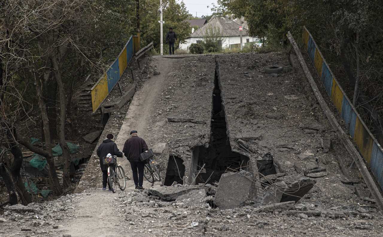 Ukrainian army takes control of town in southeast