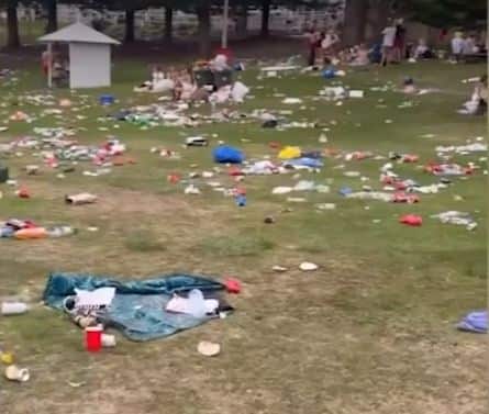 Rubbish on the beach.JPG