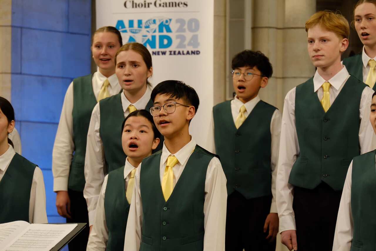 Juanito Collantes on stage.jpg