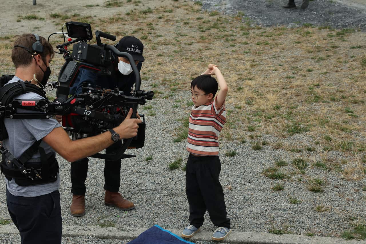 AK2A7056_KatrinBraga - 카메라 앞 동현.jpeg