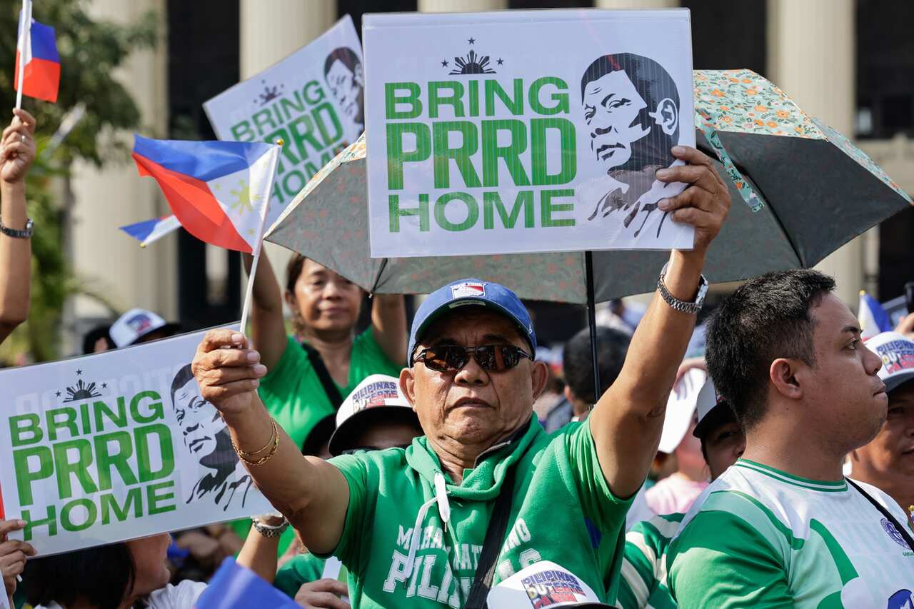 Supporters of former Philippine president Duterte rally in Manila