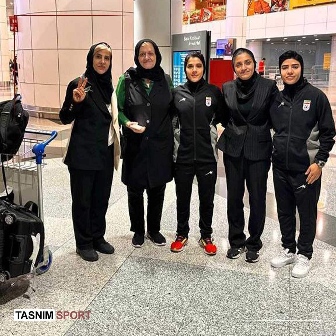 A photo of the departing Iranian women in Malaysia
