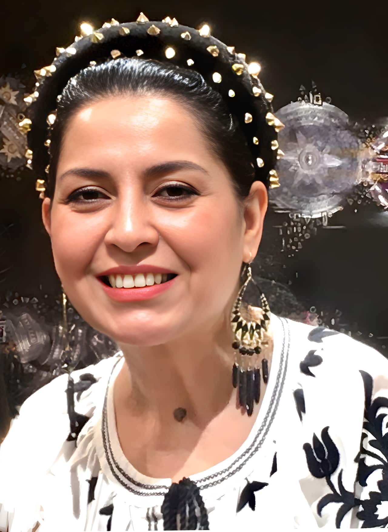 thumbnail_Farideh Zariv.jpg