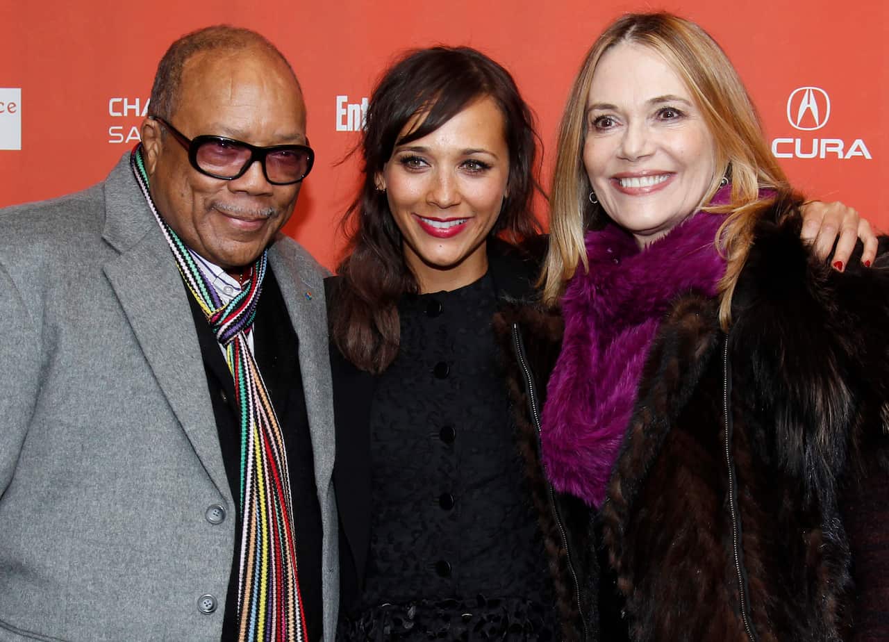 Quincy Jones, Rashida Jones, and Peggy Lipton at a movie premiere