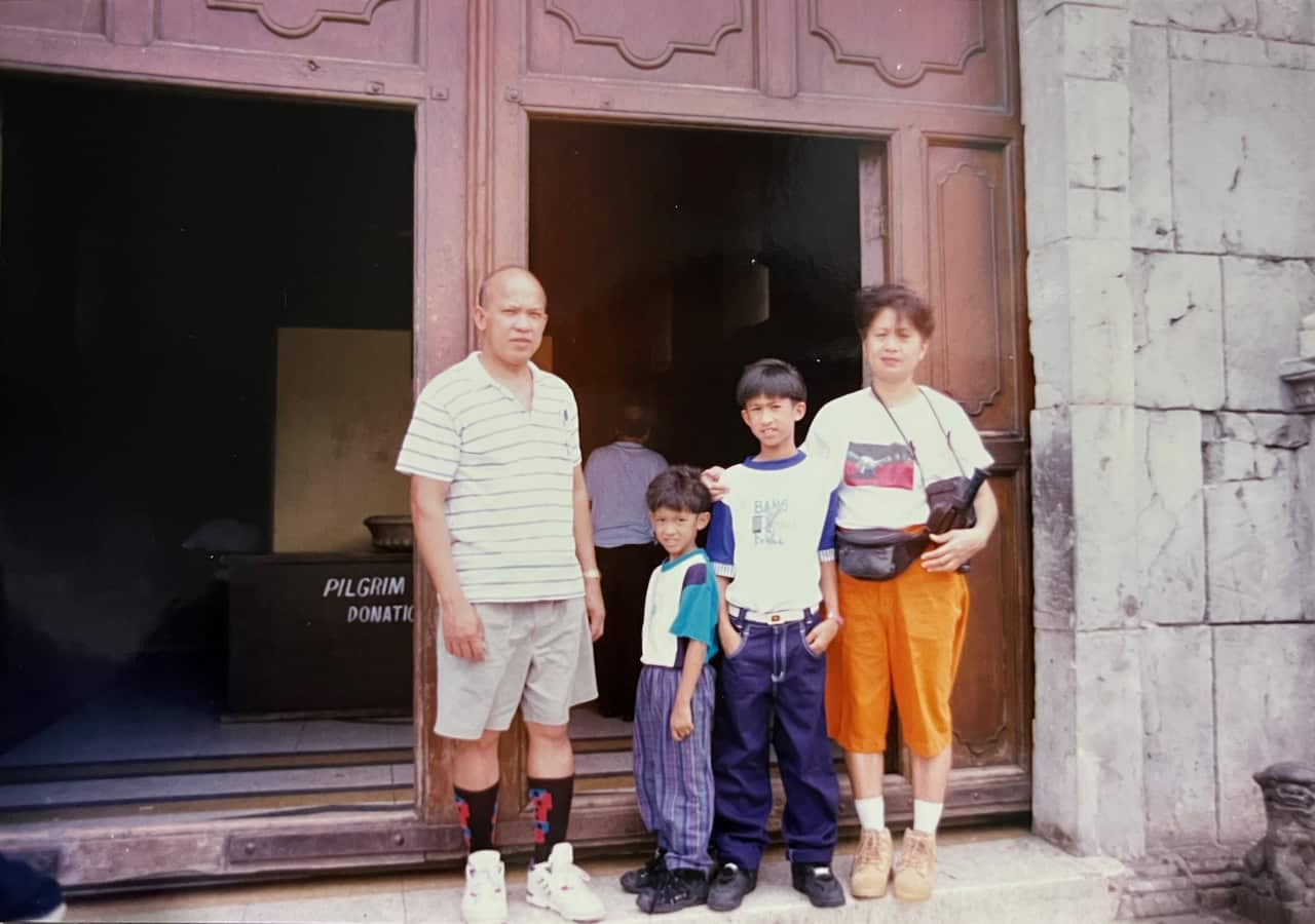 JAMIE ILAGAN WITH FAMILY NEW.jpg