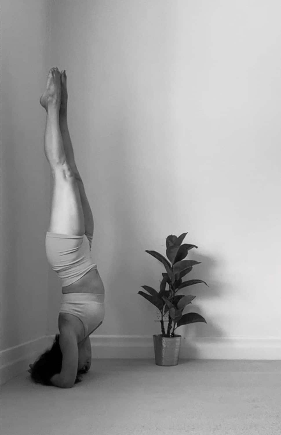 ครูเมย์ขณะฝึกโยคะ