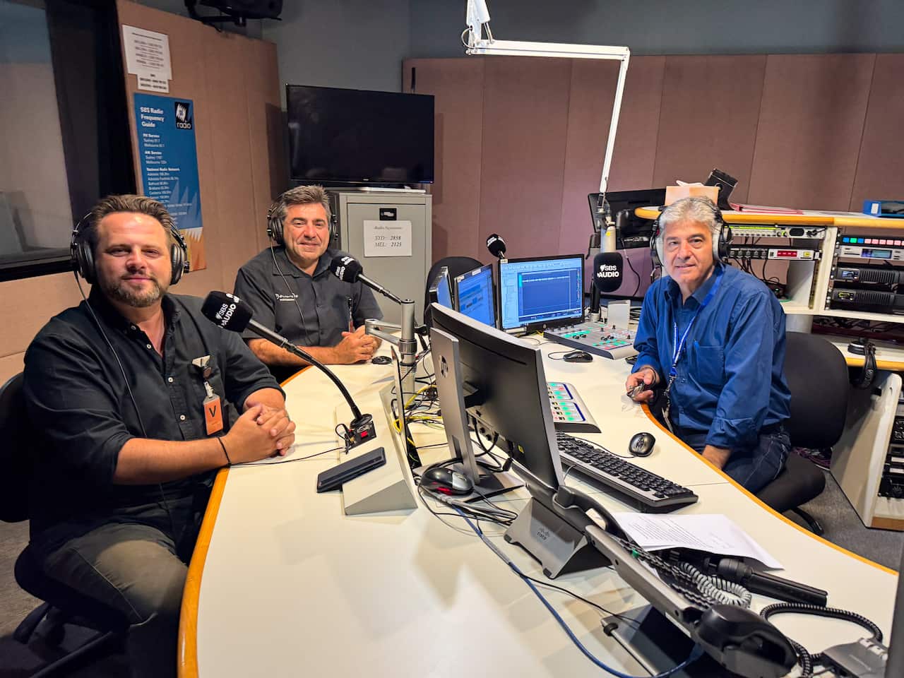 Καλλός Θέμης Μπουρδανιώτης Νίκος Καραντώνης Γιώργος The Evzones Collection Garrrrison 2.jpg