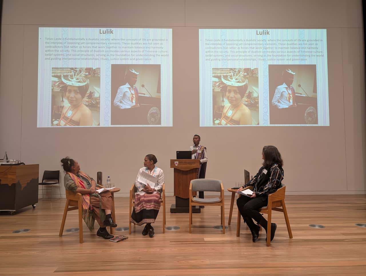 Josh Trindade aprezenta kona-ba "LULIK" iha Sympozium "Tais, kultura no resilensia".