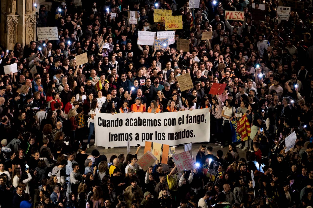 Protest in Valencia calls for resignation of Valencia's regional government