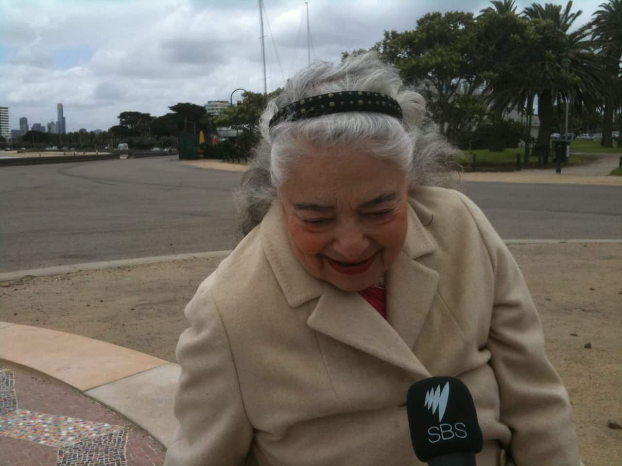 Mirka Mora au micro de SBS