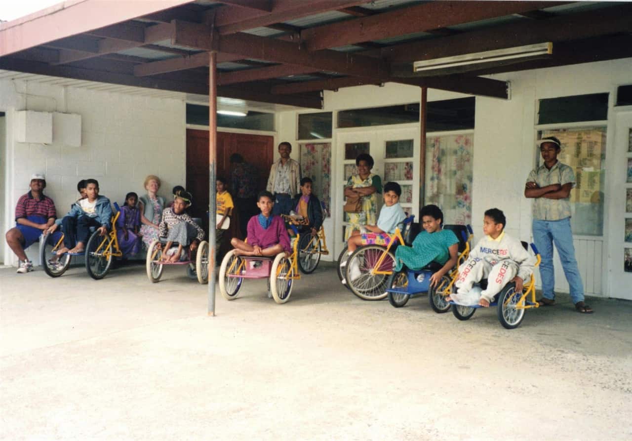 Fiji-first ten wheelchairs_neu.jpg
