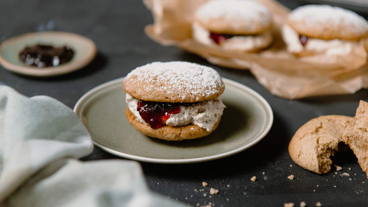 Lemon myrtle biscuit sandwich