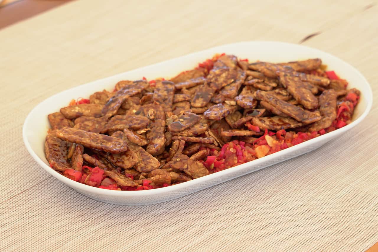 Tempeh penyet (smashed tempeh with sambal)
