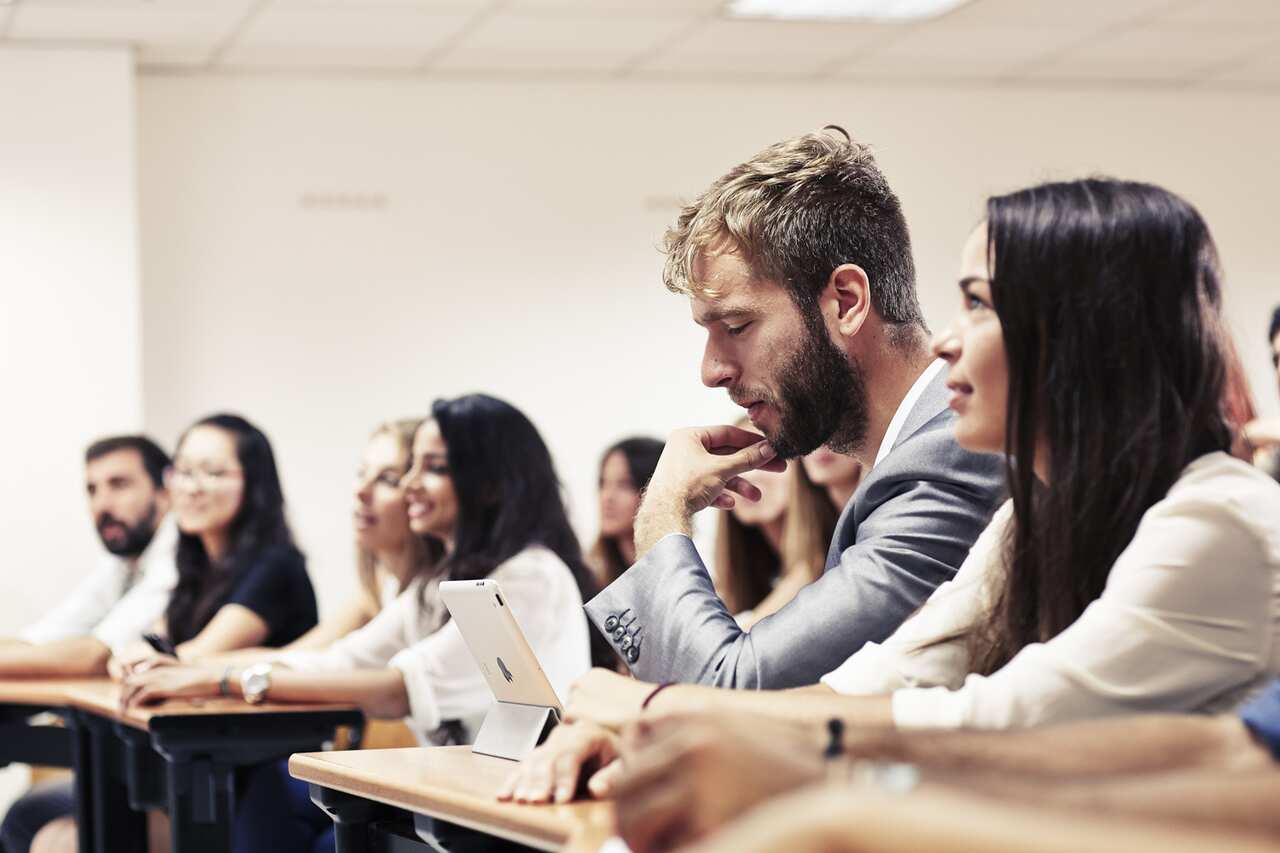 Οικονομικό Πανεπιστήμιο 2.png