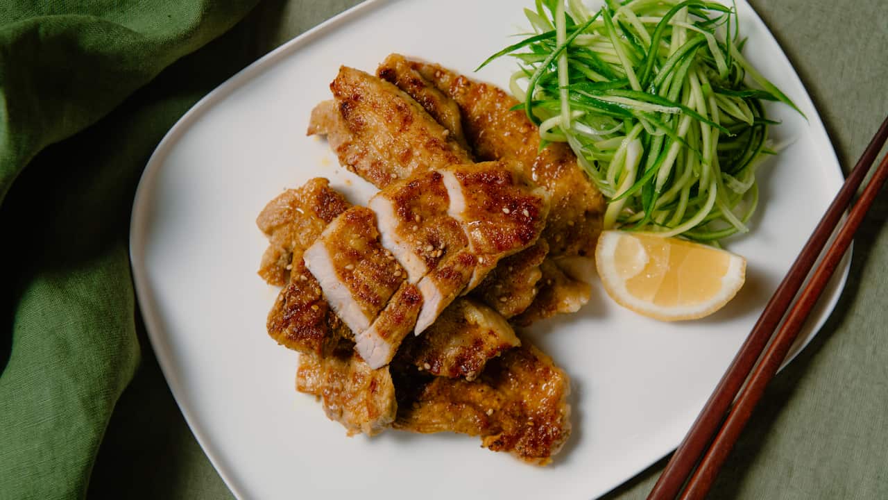 Grilled pork belly with curry salt