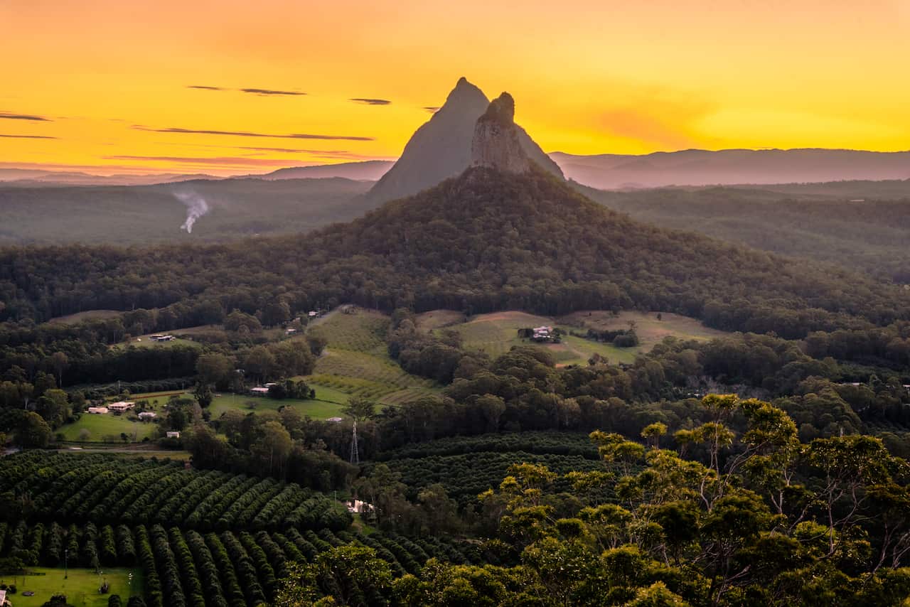 View of mt Coonowin and mt Beerwah from the top of mt Ngungun - Sunshine coast 