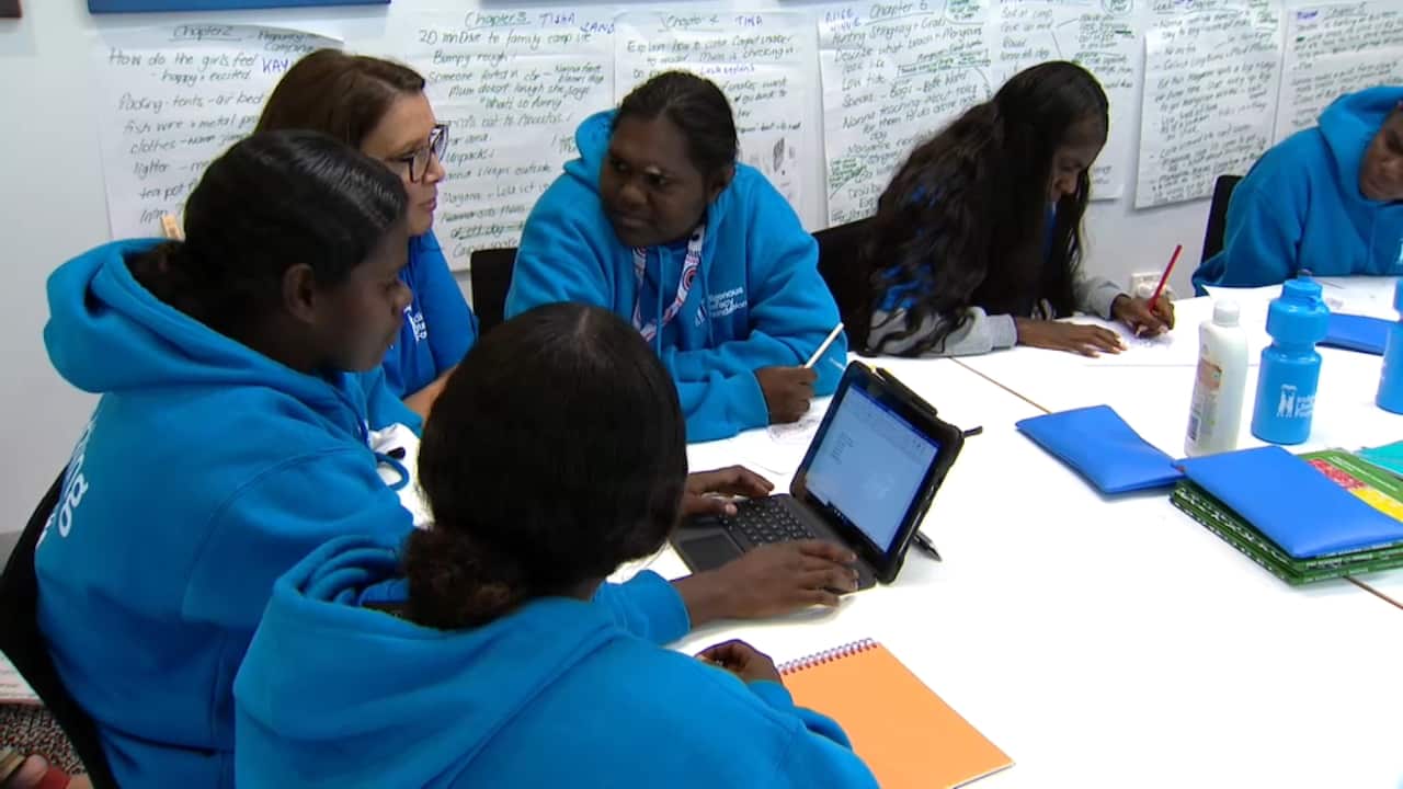 Pic with Bella and Shelley.jpg