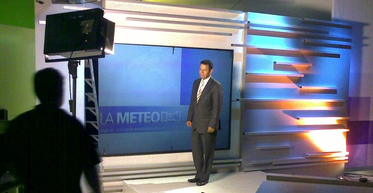 Max Henríquez Daza ha sido colaborador de la Organización Meteorológica Mundial en proyectos sobre difusión de los informes en los medios de comunicación en Centro América y el Caribe.