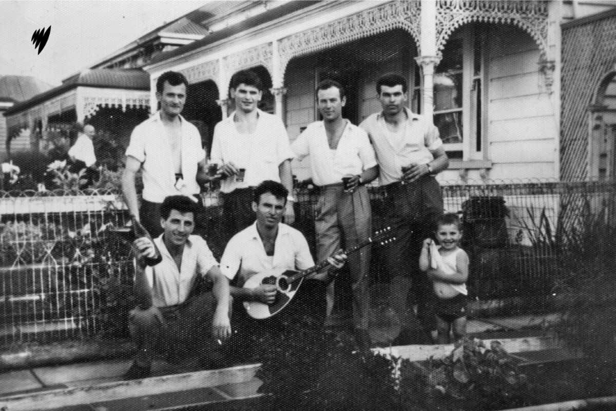 Μία από τις φωτογραφίες της έκθεσης «Ένα οπτικό ταξίδι στην Ελληνο-Αυστραλιαή ζωή» που διοργανώνει ο Εργατικός Σύνδεσμος Δημόκριτος στο πλαίσιο της τέταρτης έκθεσης τέχνης EQUINOX 