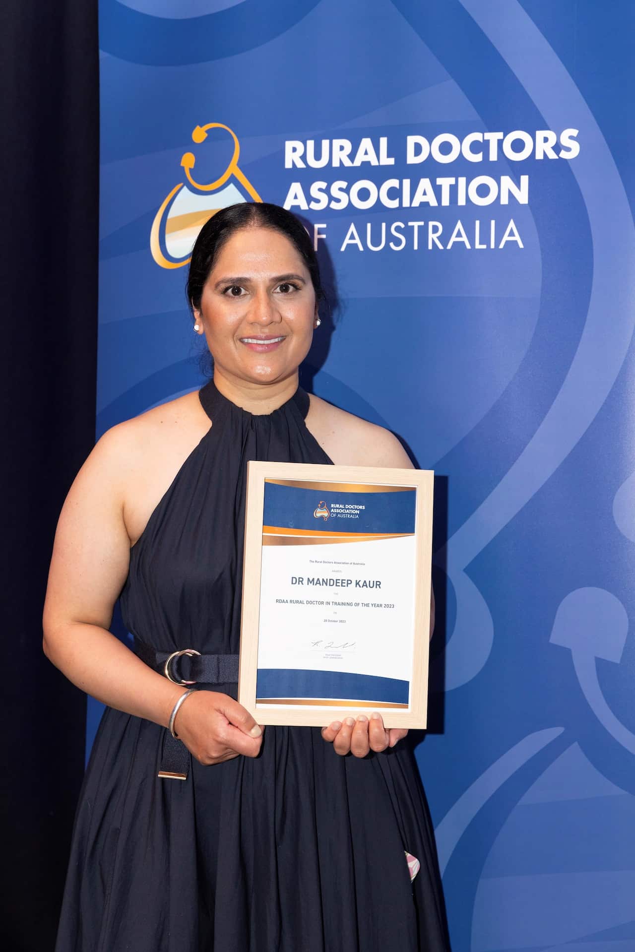 Dr Mandeep Kaur pic 2.jpg