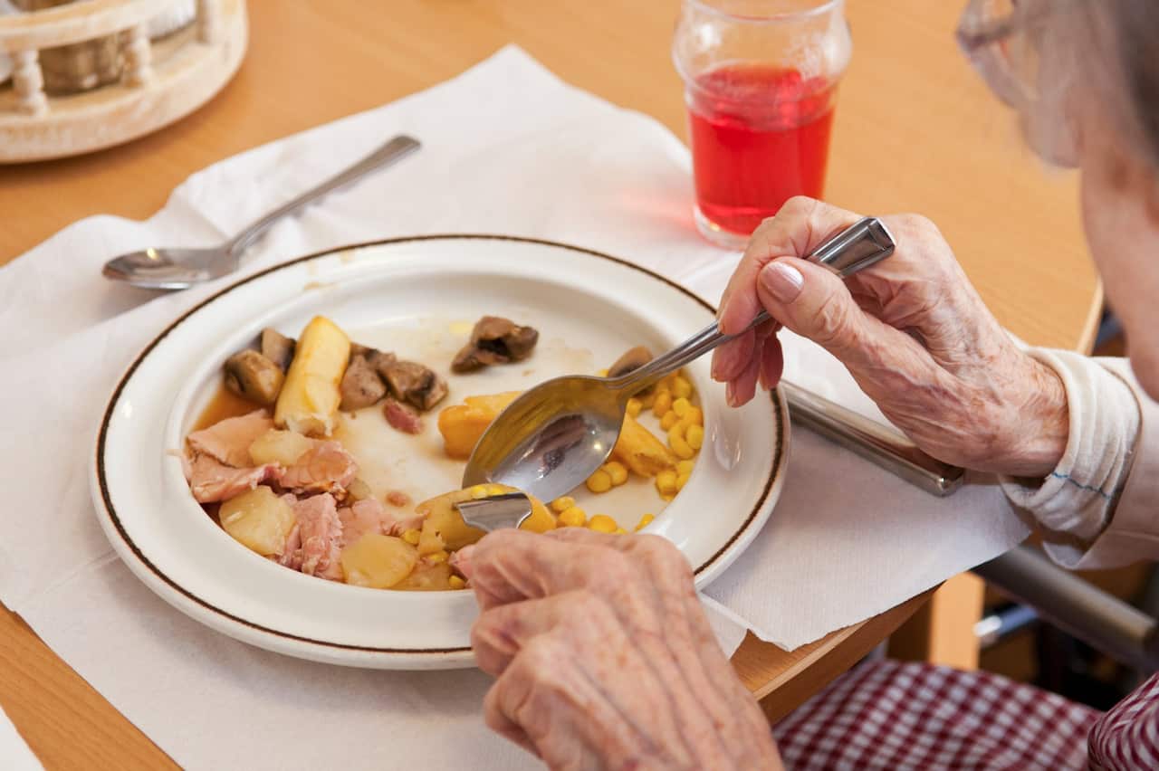 nursing home food.jpg