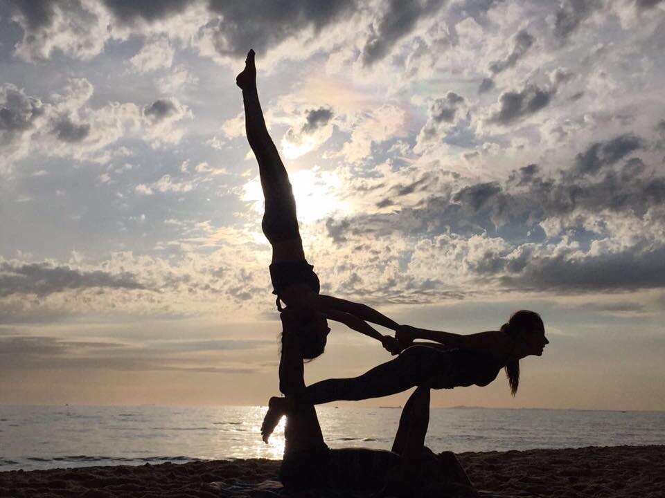 Acroyoga1.jpg