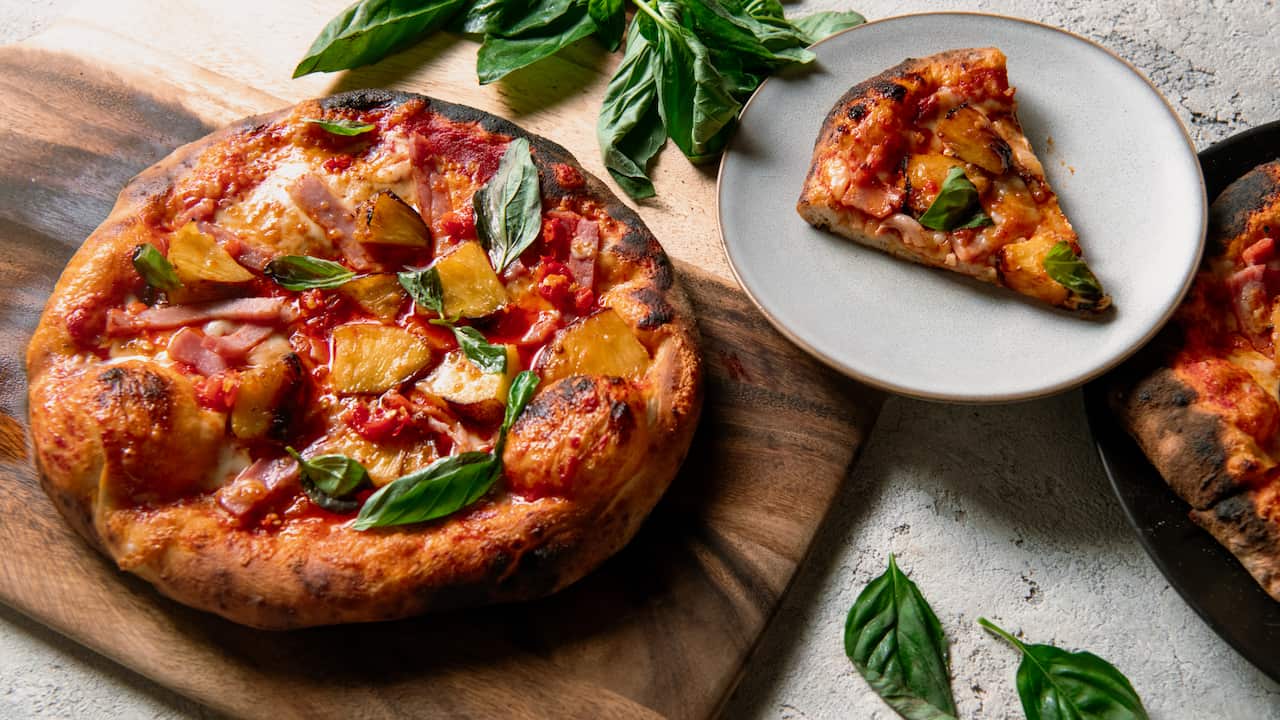 RX084-Recipes-Adam-HamPineapplePizza-CreditJiwonKim-TCUS5-3.jpg