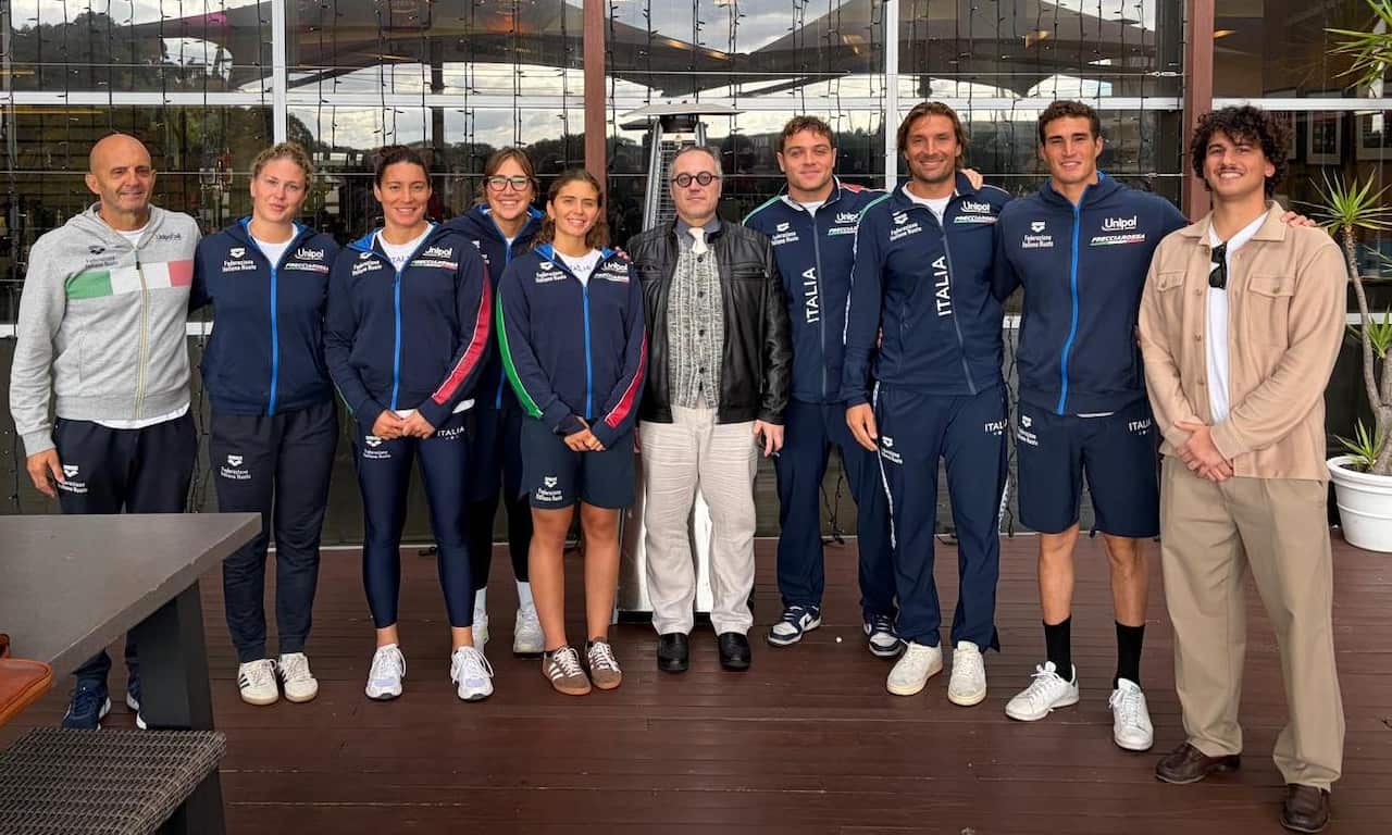Representatives of Settebello and Setterosa with the Sydney consul general Gianluca Rubagotti (centre).