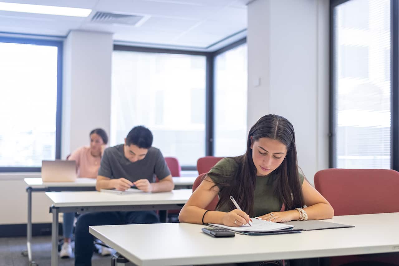 Keywords doneHigh school students taking exam