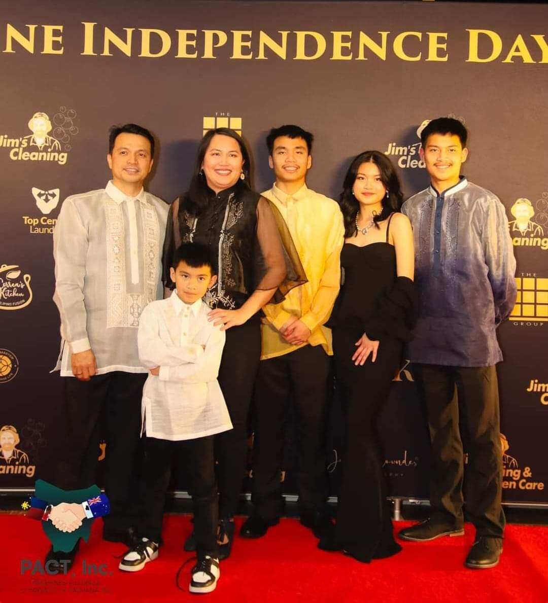 Zhandro Nunez and family.jpg