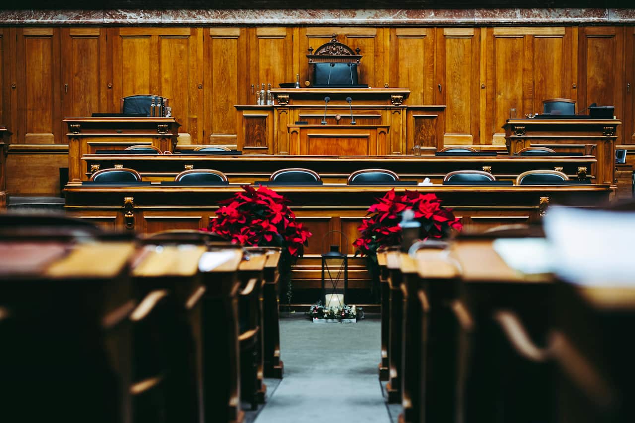 courtroom-pexels-christian-wasserfallen.jpg