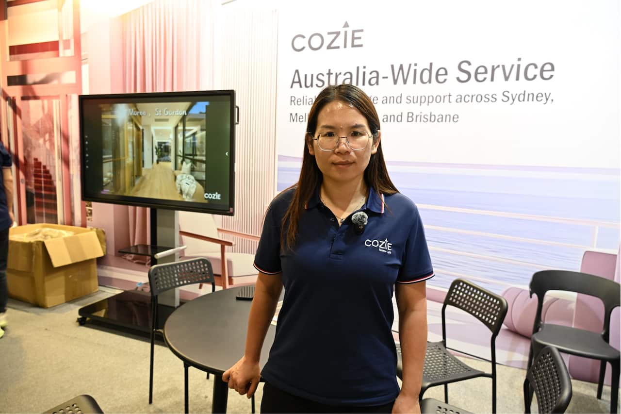 家用电梯公司 Cozie Home Lift 的负责人 Xingjie Cai。