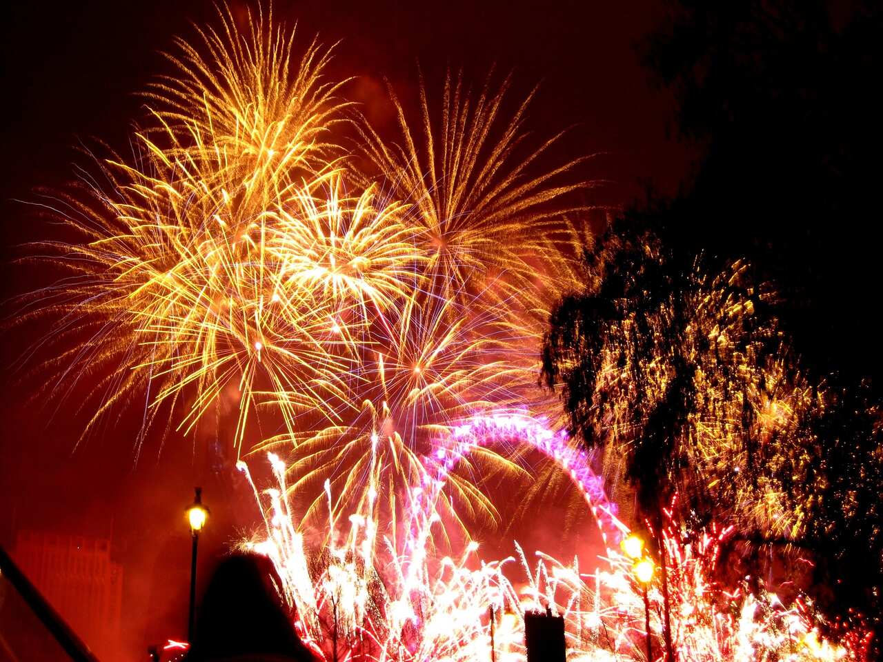 fireworks-g557bc95a8_1920.jpg