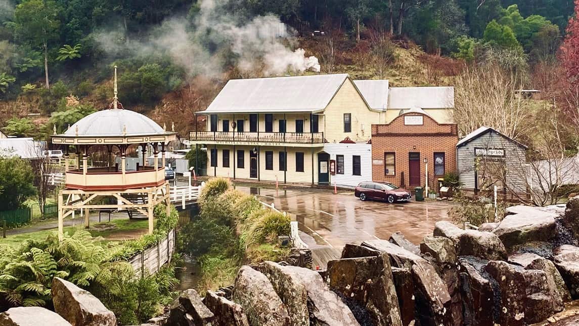 The original look of the Walhalla's Star Hotel and its surroundings. 