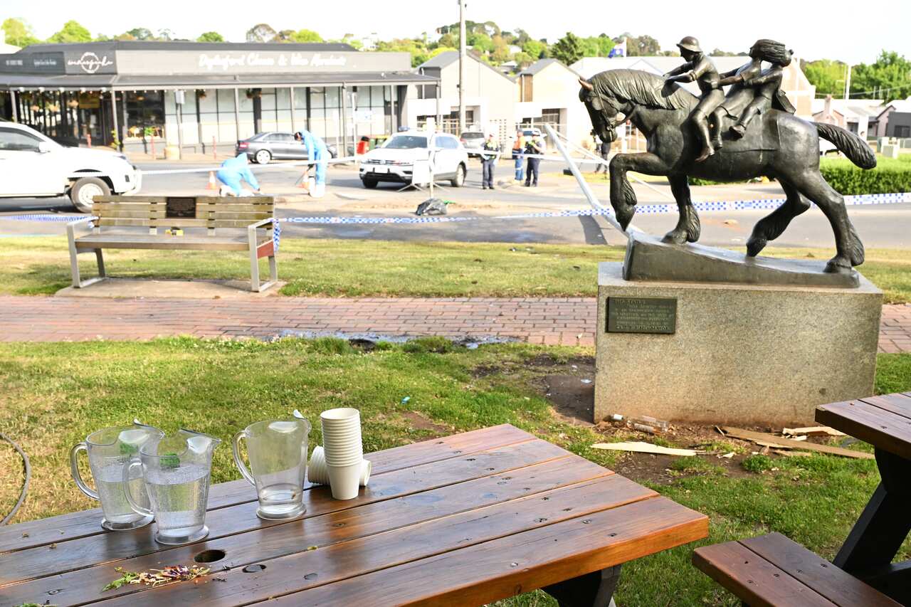 DAYLESFORD PUB FATAL CAR CRASH