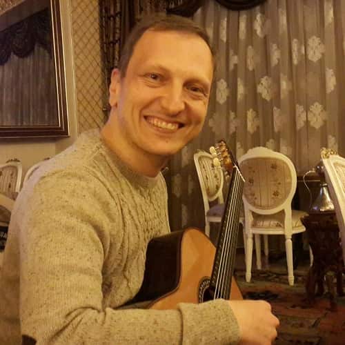 Guitarist Issam Ibrahim.png