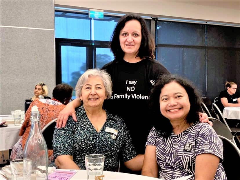 Felicia Belagia (middle) 