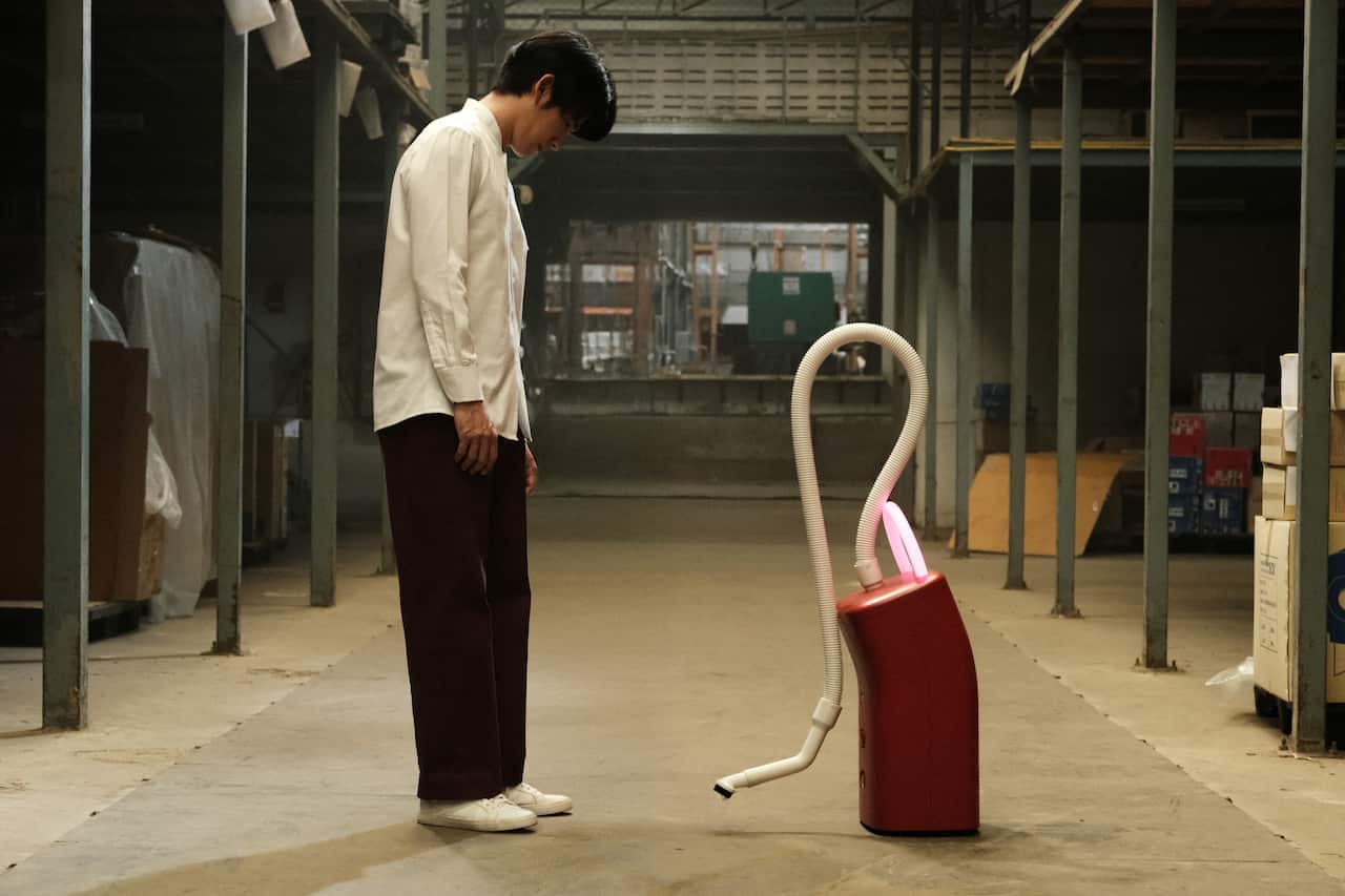 02 ผีใช้ได้ค่ะ (A Useful Ghost).jpg