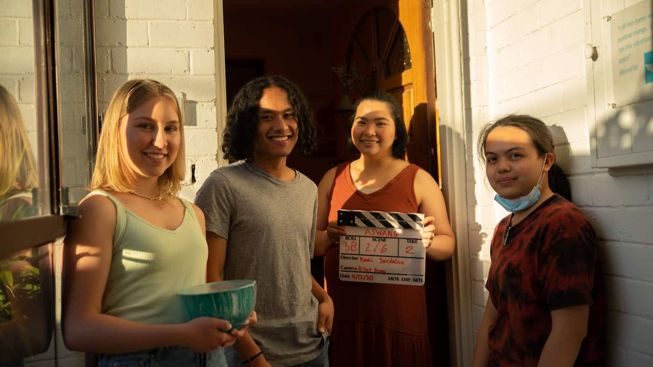 Filmmaker Keshi Sacdalan with actors of Aswang.jpg