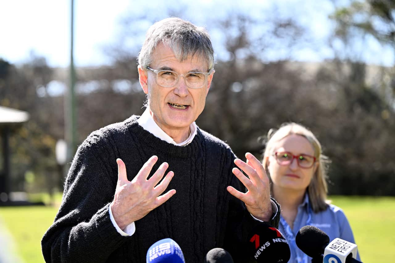 SYDNEY WATER PRESSER