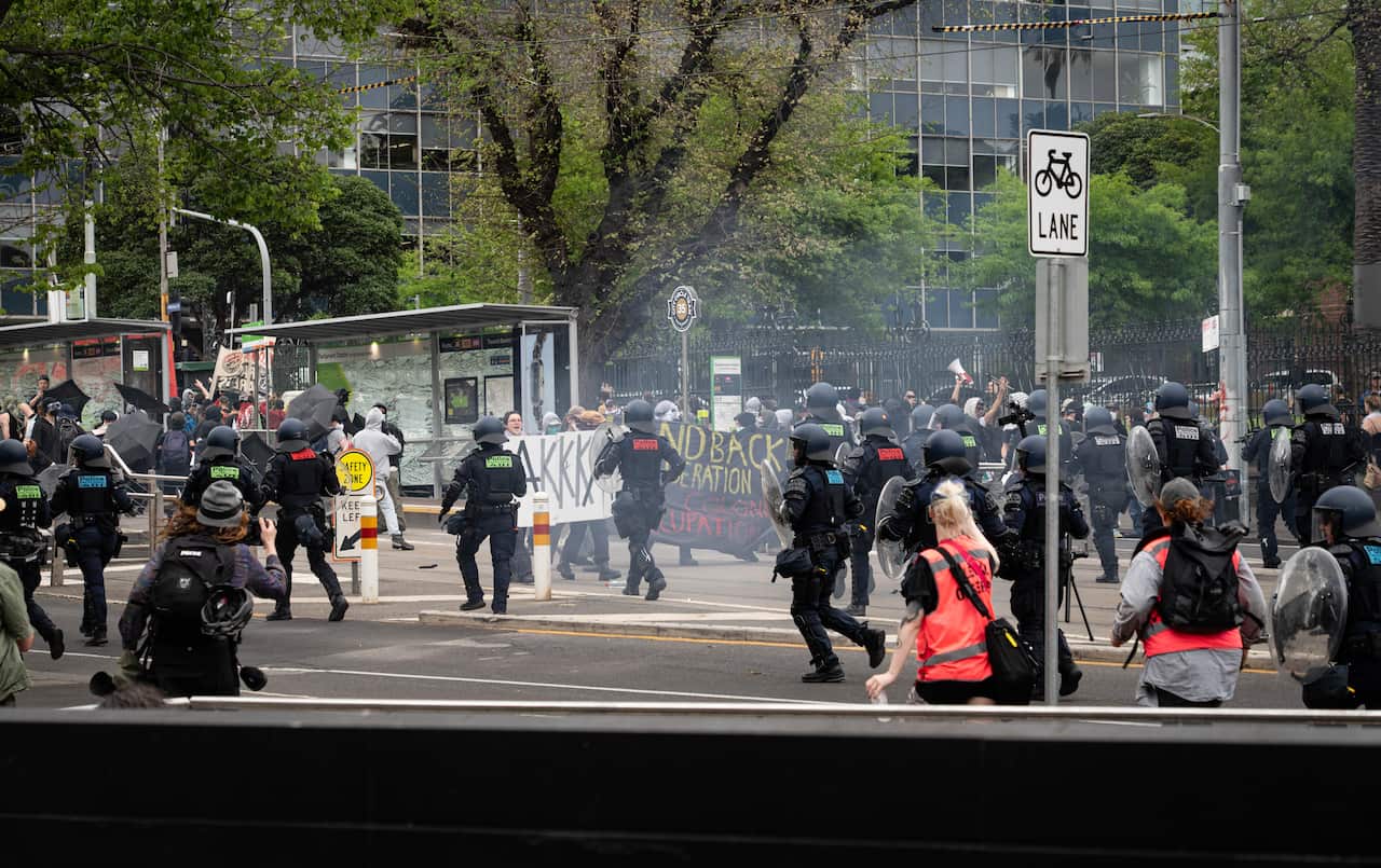 Counter rally/anti Fascist rally to the March for Australia rally in Melbourne, Australia - 19 Oct 2025