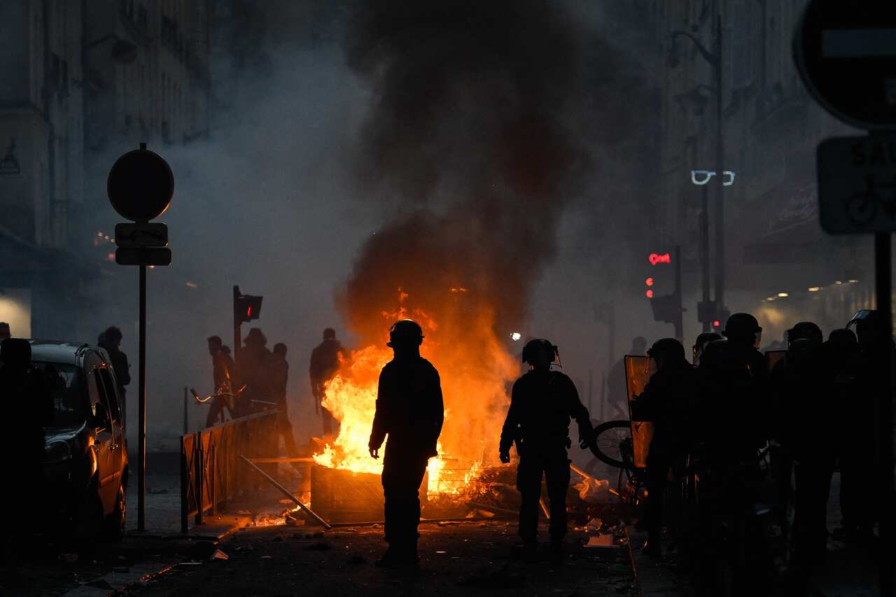 Three Dead Several Injured After Shooting - Paris